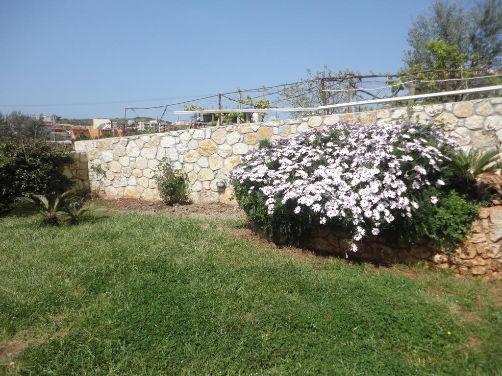 Oruci Apartments Ksamil Habitación foto