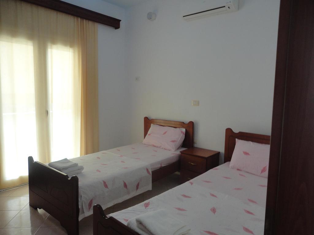 Oruci Apartments Ksamil Habitación foto